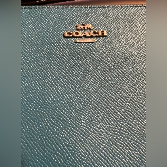 COACH LARGE WRISTLET BLUE - Picture 3 of 4